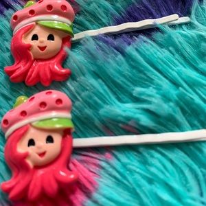 Adorable Shortcake Bobby Pins